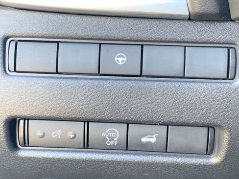 Used 2024 Nissan Rogue SV image 23