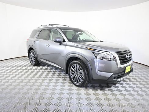 Used 2024 Nissan Pathfinder SL w/ SL Premium Package AWD/4WD image 9