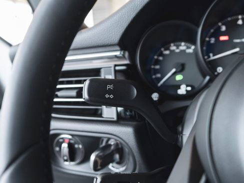 New 2026 Porsche Macan image 20