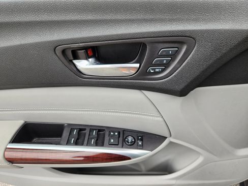 Used 2017 Acura TLX V6 w/ Technology Package FWD image 18