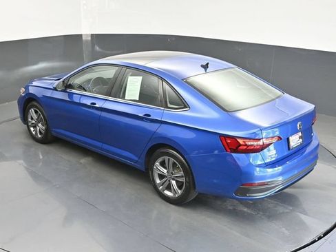 Used 2024 Volkswagen Jetta SE w/ Panoramic Sunroof Package FWD image 29