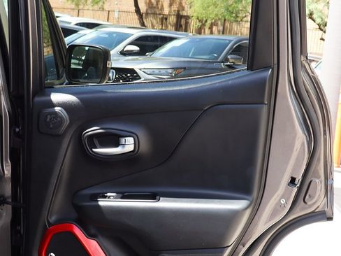 Used 2019 Jeep Renegade Trailhawk AWD/4WD image 26