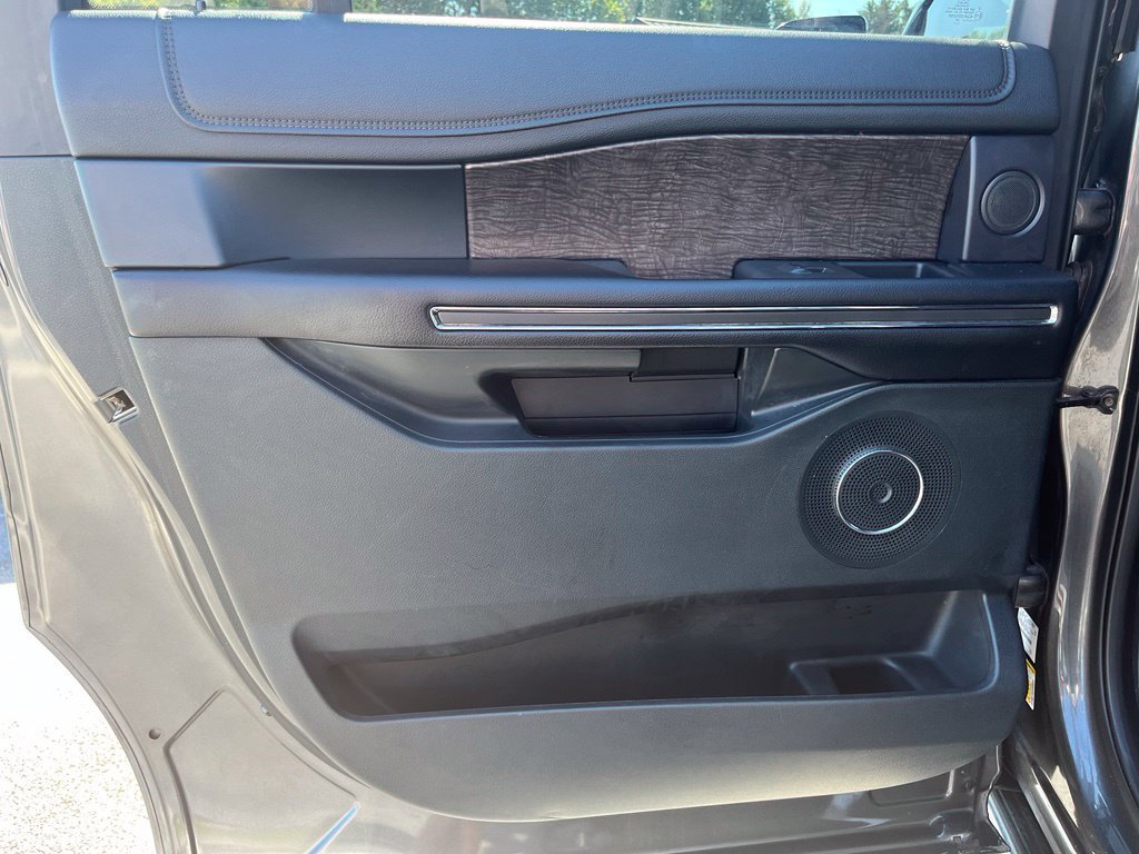 Used 2020 Ford Expedition Max Limited w/ Equipment Group 301A AWD/4WD image 29