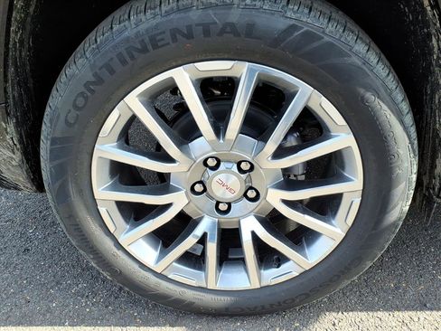 New 2026 GMC Terrain Denali w/ LPO, Floor Liner Package image 8