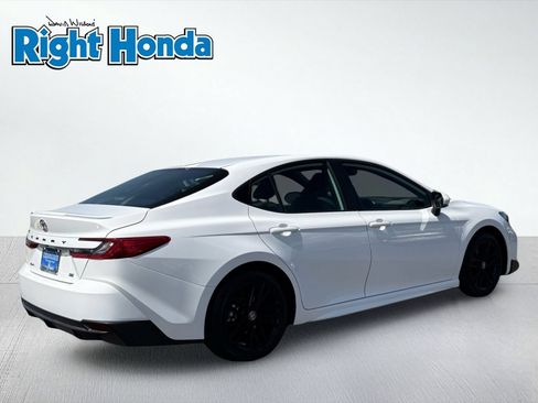 Used 2026 Toyota Camry SE w/ Convenience Package FWD image 8