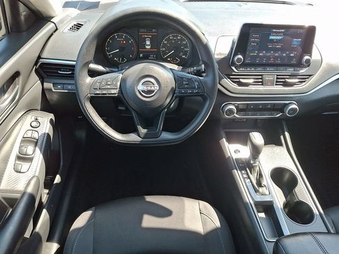 Certified 2025 Nissan Altima 2.5 S FWD image 12