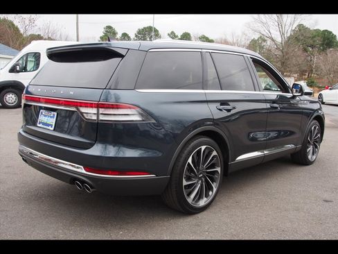 Used 2022 Lincoln Aviator Reserve w/ Equipment Group 201A image 5