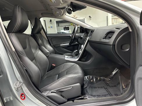 Used 2018 Volvo V60 T5 Dynamic w/ Vision Package AWD/4WD image 17