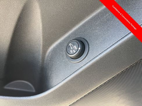 Used 2021 Chevrolet Equinox LT image 12