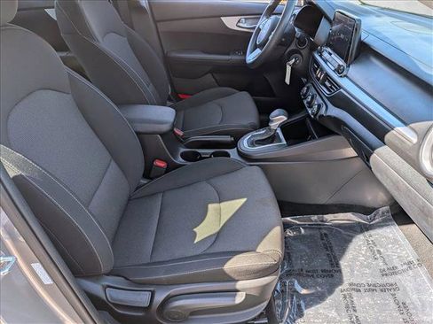 Used 2024 Kia Forte LXS image 18