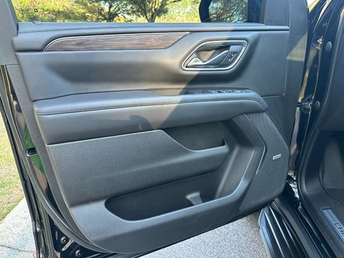 Used 2021 Chevrolet Tahoe LT w/ LT Signature Package image 9