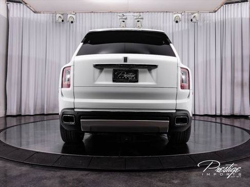 Used 2022 Rolls-Royce Cullinan AWD/4WD image 11
