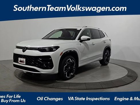 New 2026 Volkswagen Tiguan SEL R-Line image 1