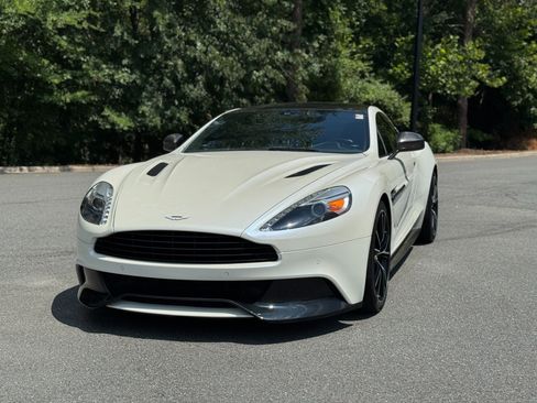 Used 2014 Aston Martin Vanquish Coupe RWD image 3