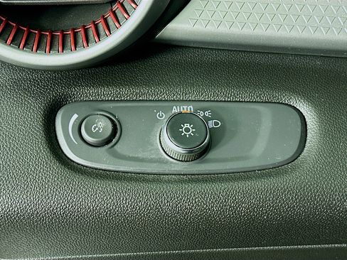 Used 2024 Chevrolet Trax RS image 16