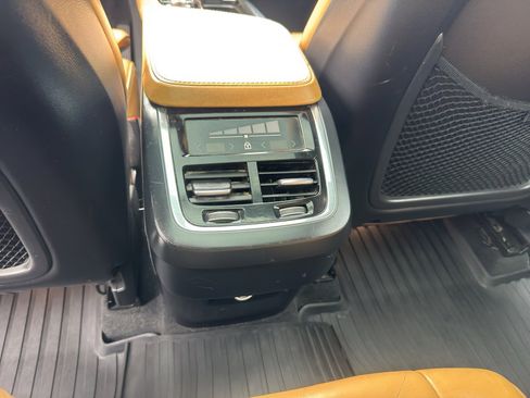 Used 2018 Volvo XC90 T6 Momentum w/ Convenience Package image 22