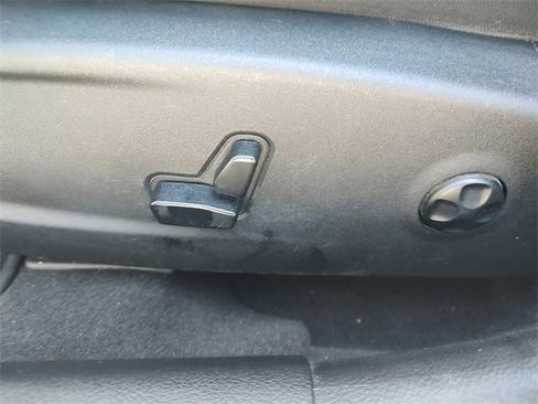 Used 2019 Chrysler 300 Touring w/ Quick Order Package 2EF image 32