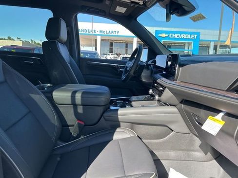 New 2026 Chevrolet Suburban Premier w/ Sun And Tow Package image 35