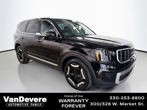 Used 2023 Kia Telluride S image 1