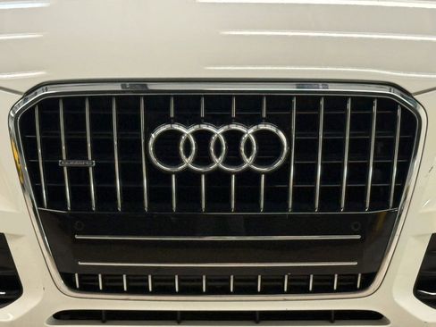 Used 2017 Audi Q5 2.0T Premium Plus w/ Technology Package image 5