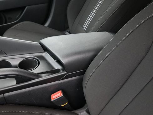 Certified 2025 Hyundai Elantra Sport image 28