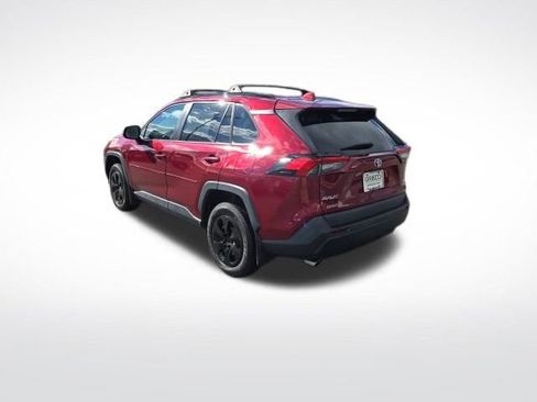 Used 2021 Toyota RAV4 LE image 5