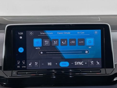 Used 2025 Volkswagen Atlas Cross Sport SE image 24