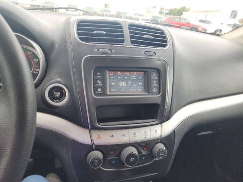 Used 2020 Dodge Journey SE w/ Blacktop Package FWD image 24