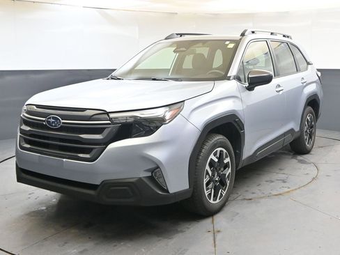 Certified 2025 Subaru Forester Premium AWD/4WD image 1