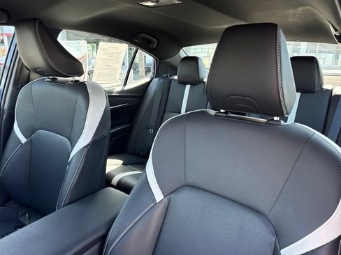 Used 2025 Toyota Camry SE FWD image 21