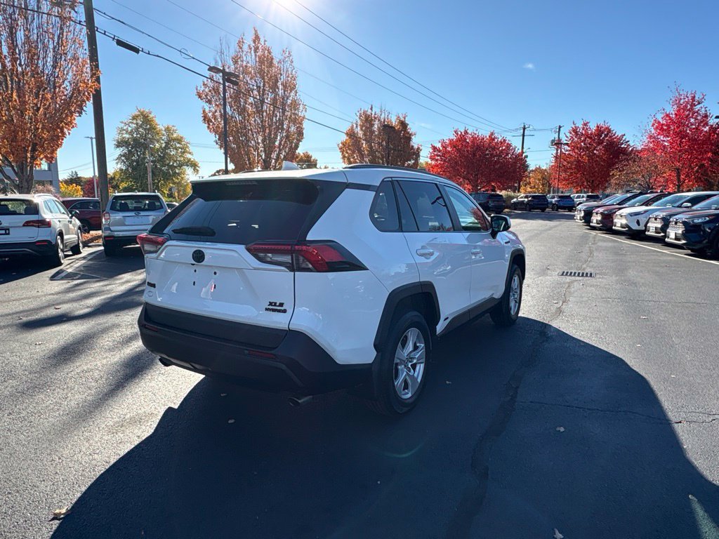Certified 2020 Toyota RAV4 XLE w/ Convenience Package AWD/4WD image 7