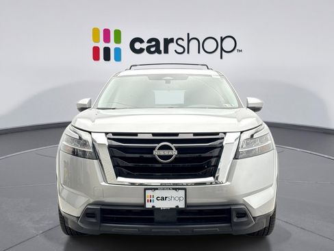 Used 2022 Nissan Pathfinder SV w/ SV Premium Package image 8