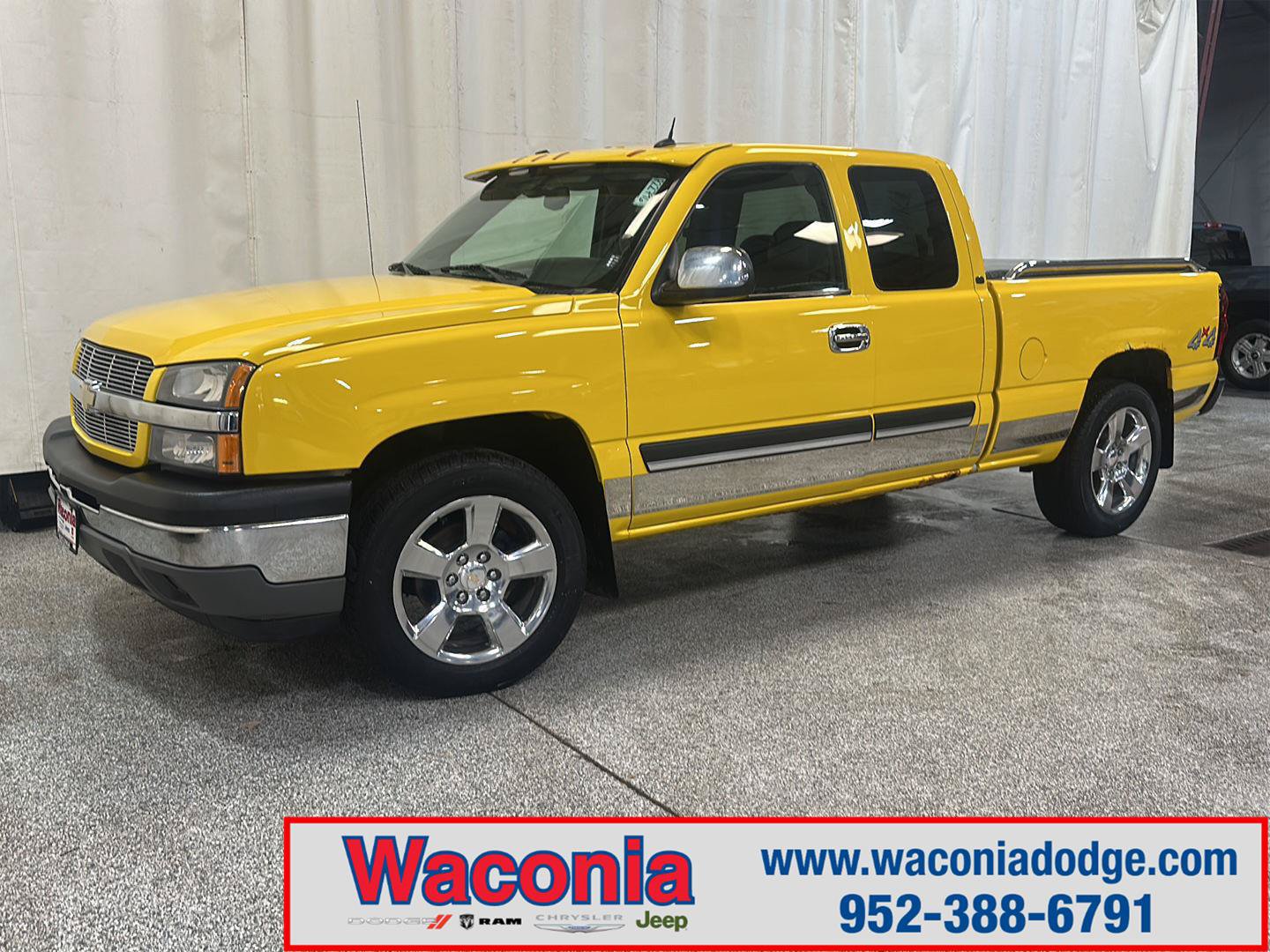 Used 2005 Chevrolet Silverado 1500 LT w/ Light Duty Power Package AWD/4WD image 1