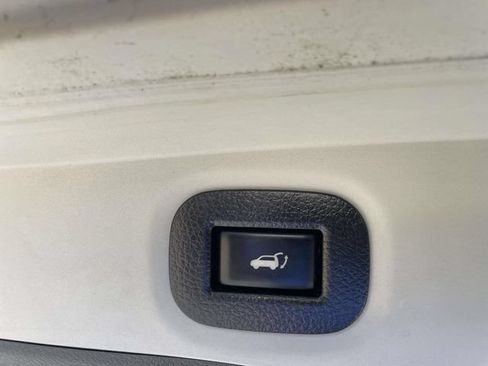 Used 2019 Nissan Rogue SL FWD image 14