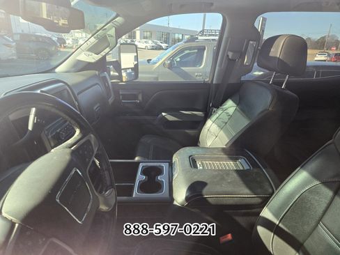 Used 2019 GMC Sierra 2500 Denali w/ Duramax Plus Package image 9
