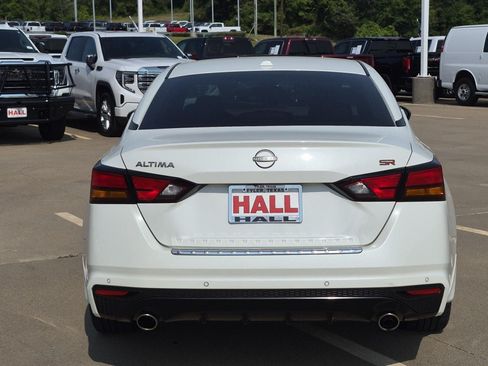 Used 2023 Nissan Altima 2.5 SR w/ SR Premium Package FWD image 5