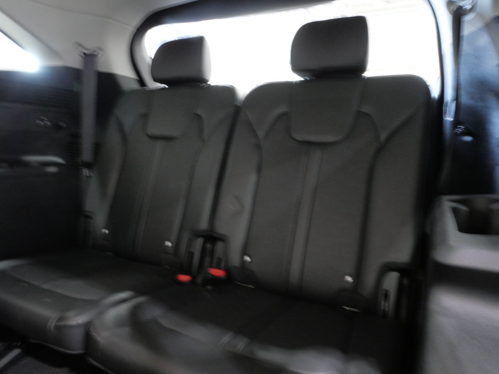Used 2024 Kia Sorento S FWD image 25