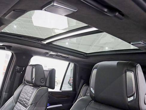 Used 2023 Cadillac Escalade Sport Platinum AWD/4WD image 36