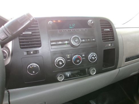 Used 2013 Chevrolet Silverado 2500 W/T w/ Snow Plow Prep Package image 14