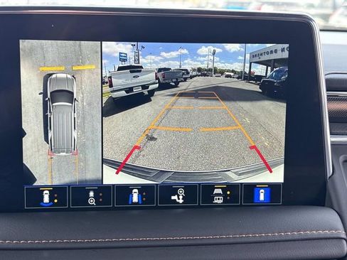 Used 2024 GMC Yukon XL AT4 w/ Technology Package image 27