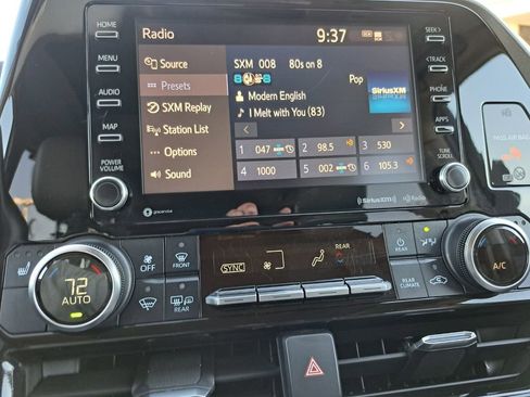 Used 2021 Toyota Highlander XLE image 10