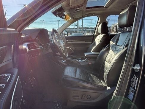 Used 2022 Kia Telluride SX w/ SX Prestige Package image 10