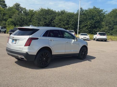 Used 2020 Cadillac XT5 Premium Luxury FWD image 8