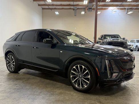 Used 2024 Cadillac Lyriq Sport AWD/4WD image 11