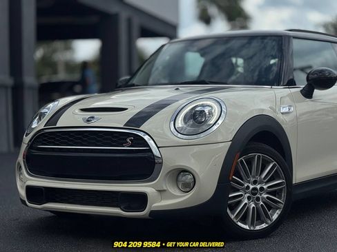 Used 2018 MINI Cooper S FWD image 2