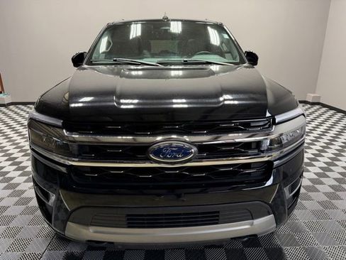 Used 2023 Ford Expedition Max Limited image 4