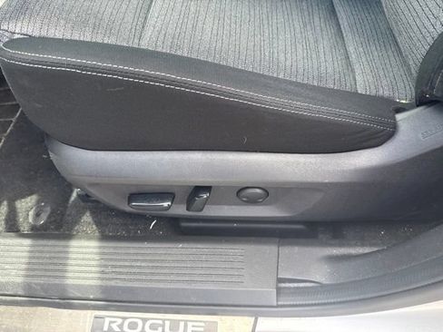 Used 2023 Nissan Rogue SV FWD image 28