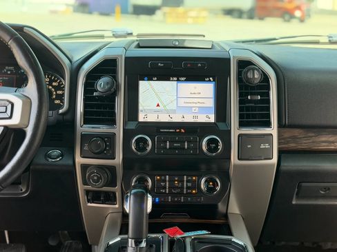 Used 2019 Ford F150 Lariat w/ Equipment Group 502A Luxury AWD/4WD image 30