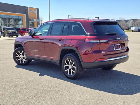 Used 2025 Jeep Grand Cherokee Limited image 3