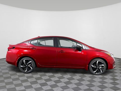 New 2025 Nissan Versa SR w/ Trunk Package FWD image 30